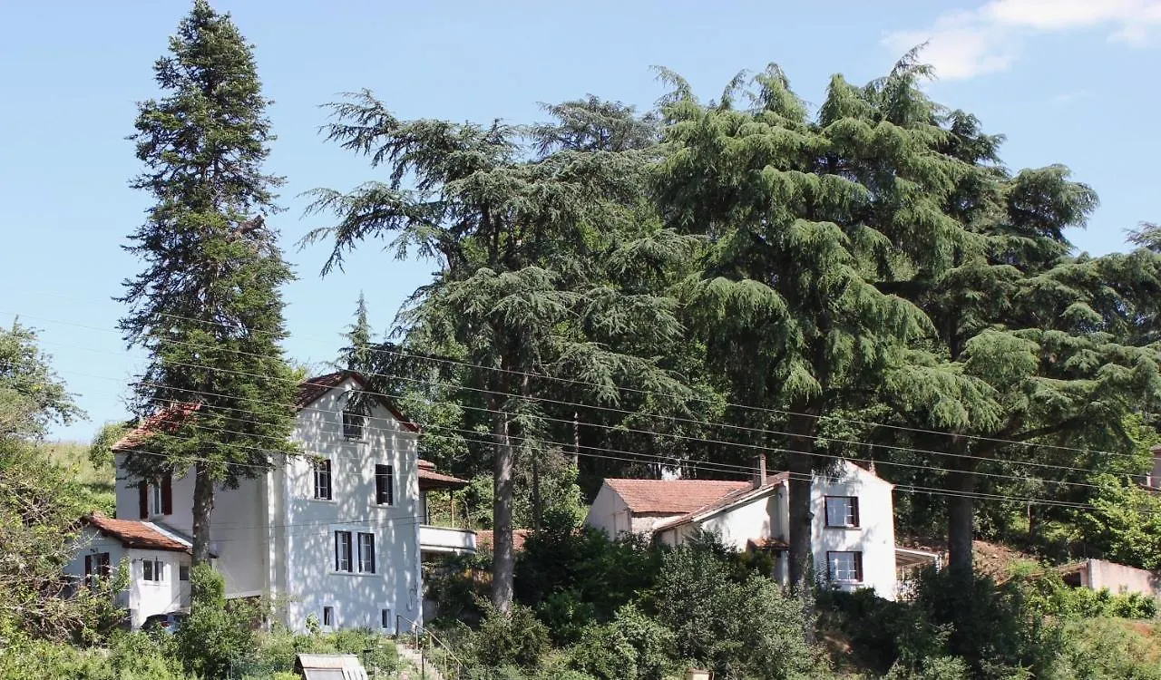 Hotel Castel Rouge Luzech Pensión